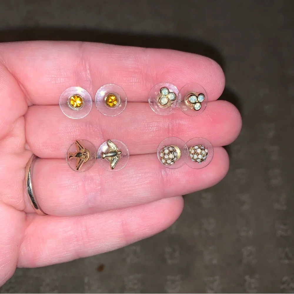 Lot of Tiny Earrings in EUC